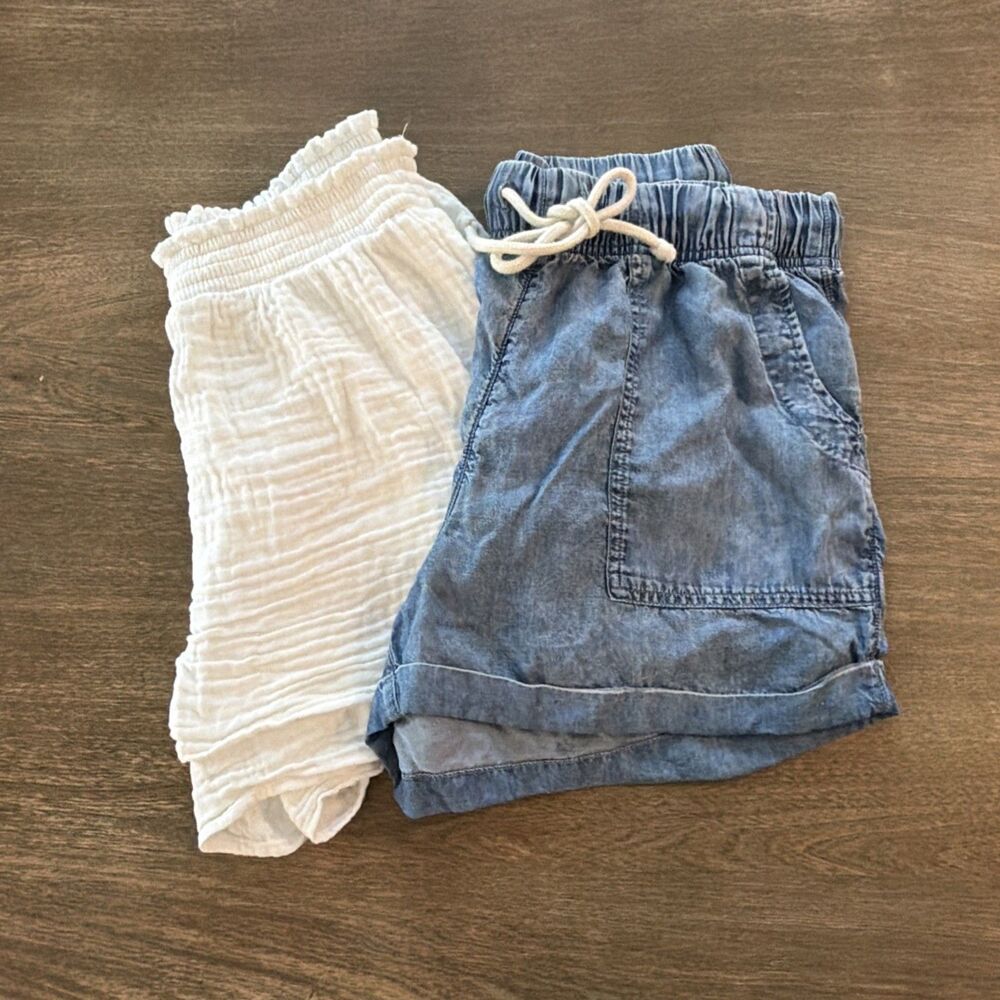 Aerie Women's M Shorts Lot 2 Denim & White Gauzy Chambray Soft Summer
